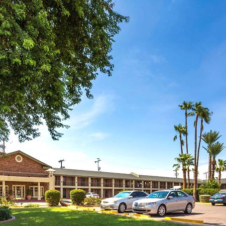 Howard Johnson By Wyndham Scottsdale Old Town Eksteriør billede