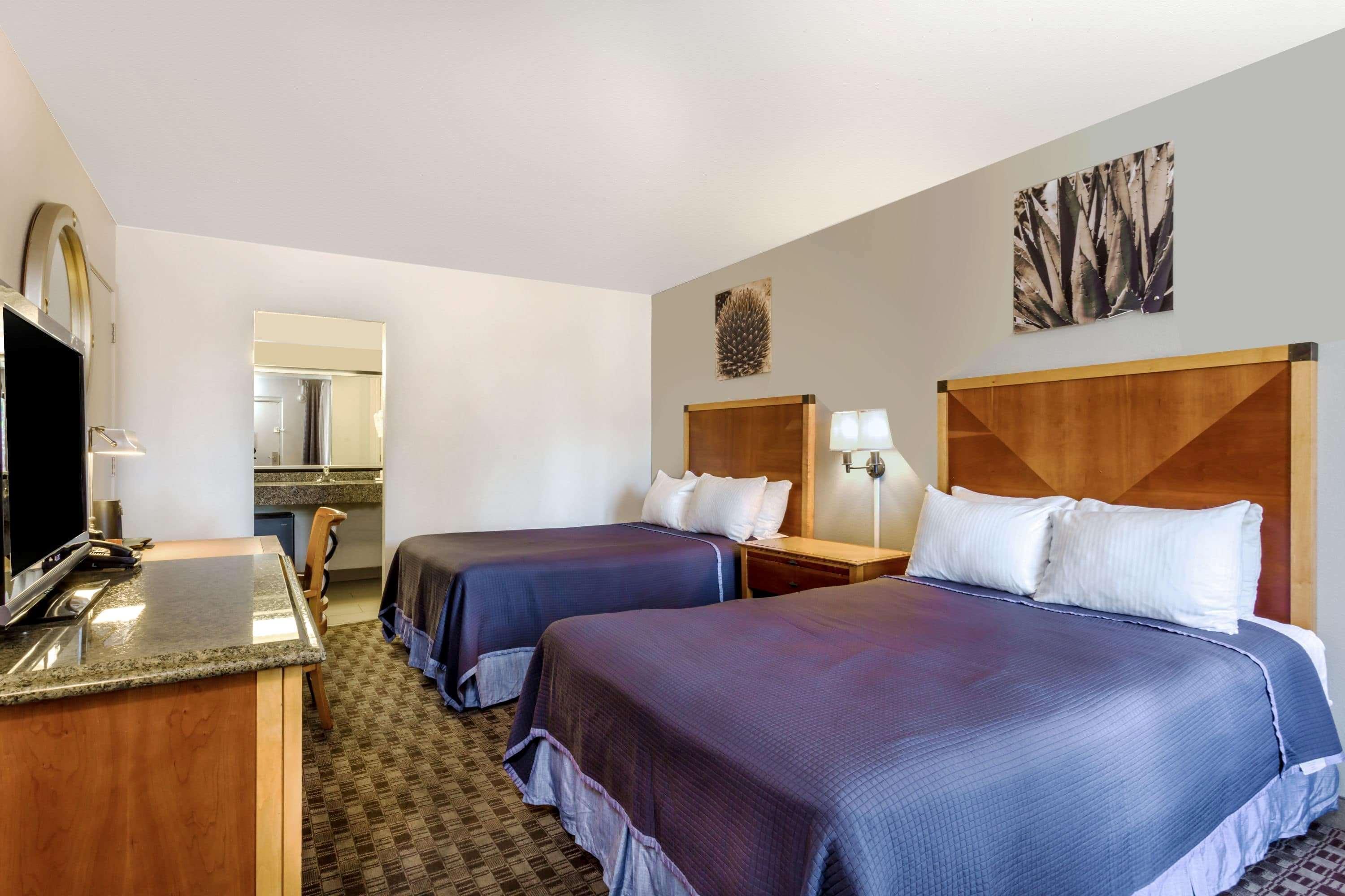Howard Johnson By Wyndham Scottsdale Old Town Eksteriør billede