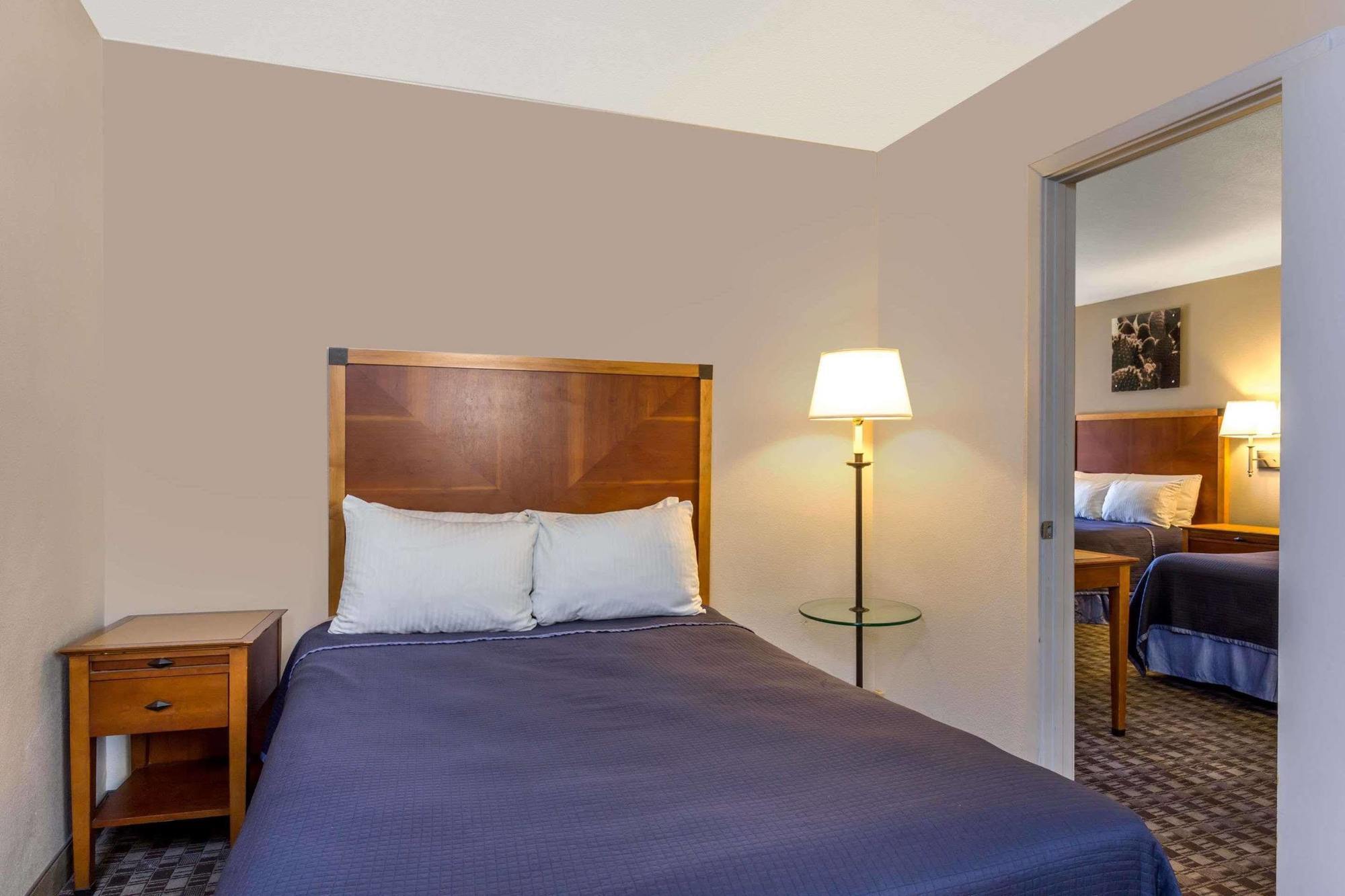Howard Johnson By Wyndham Scottsdale Old Town Eksteriør billede
